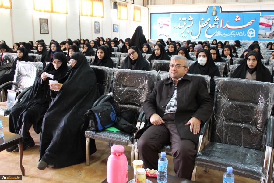 با همکاری هسته گزینش استان مراسم توجیهی برای دانشجومعلمان پردیس فاطمه الزهرا(س) برگزار شد.