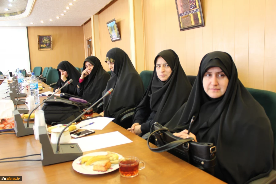 با همکاری دفتر نهاد مقام معظم رهبری جلسه هم اندیشی اساتید در پردیس فاطمه الزهرا(س) برگزار شد.