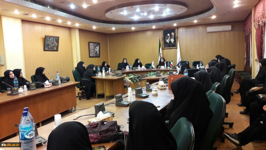 کارگاه  ارتباطات در فضای مجازی در پردیس فاطمه الزهرا(س) برگزار شد.