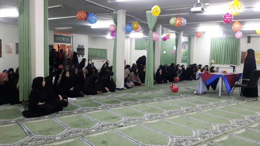 در پردیس فاطمه الزهرا(س) تبریز جشن میلاد پیامبر اعظم (ص) برگزار شد.