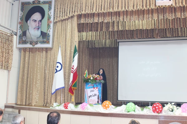 مراسم بزرگداشت روز دانشجو در پردیس فاطمه الزهرا(س) برگزار شد.