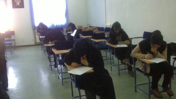 مسابقه کتابخوانی به مناسبت هفته کتاب در پردیس فاطمه الزهرا(س) برگزار شد. 2