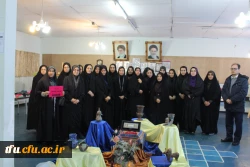 به مناسبت هفته پژوهش نمایشگاه آثار هنری و صنایع دستی دانشجومعلمان در پردیس فاطمه الزهرا(س) تبریز افتتاح شد.