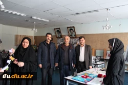 به مناسبت هفته پژوهش نمایشگاه آثار هنری و صنایع دستی دانشجومعلمان در پردیس فاطمه الزهرا(س) تبریز افتتاح شد.