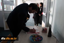 به مناسبت هفته پژوهش نمایشگاه آثار هنری و صنایع دستی دانشجومعلمان در پردیس فاطمه الزهرا(س) تبریز افتتاح شد.