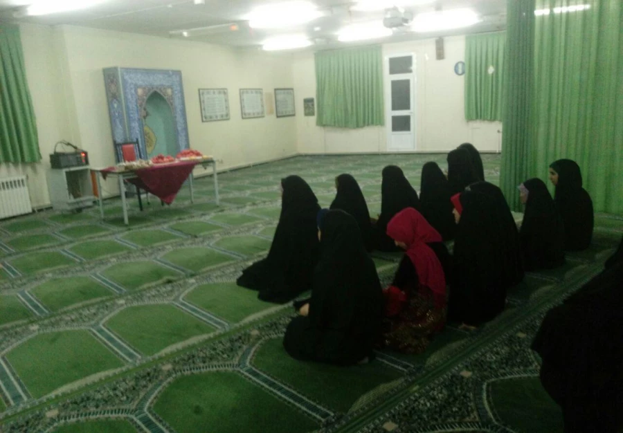 مراسم گرامیداشت شب یلدا در پردیس فاطمه الزهرا(س)برگزار شد.