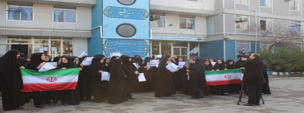 اعتراض دانشجومعلمان پردیس فاطمه الزهرا(س) بر علیه یاوه گویی های اخیر ترامپ 2