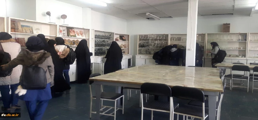 دانش آموزان به منظور ایجاد انگیزه و ادامه تحصیل در دانشگاه فرهنگیان از پردیس فاطمه الزهرا(س) بازدید کردند. 2