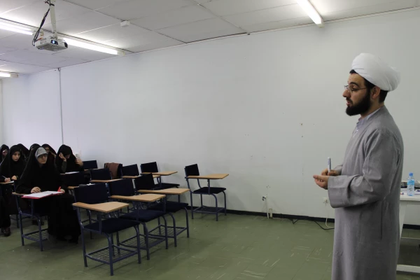 برگزاری دوره آموزشی نماز برای دانشجومعلمان ورودی 93 در پردیس فاطمه الزهرا(س)