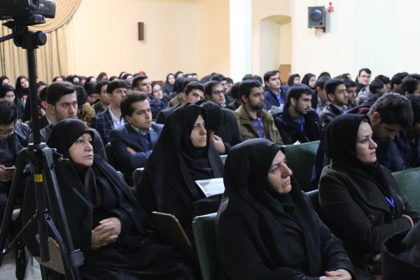 شرکت دانشجومعلمان پردیس فاطمه الزهرا(س) در همایش ریاضی