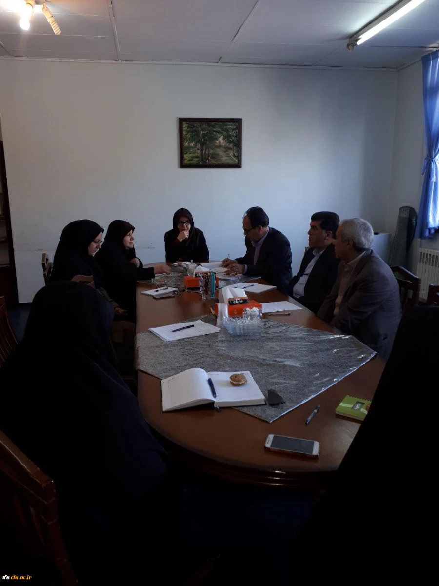 اولین جلسه کمیته پژوهشی پردیس فاطمه الزهرا تبریز در سال ۹۷