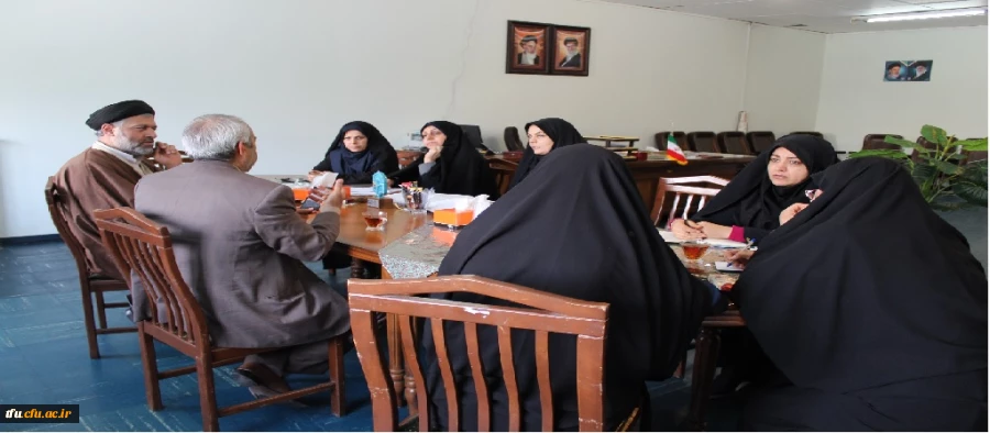 جلسه شورای فرهنگی در پردیس فاطمه الزهرا(س) تشکیل شد. 2