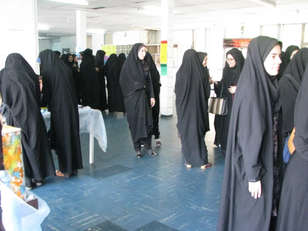 انتخابات کانون ها در پردیس فاطمه الزهرا(س) برگزار شد.