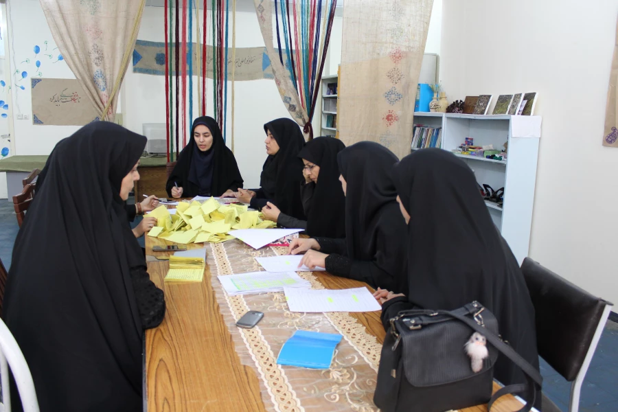 انتخابات کانون ها در پردیس فاطمه الزهرا(س) برگزار شد.