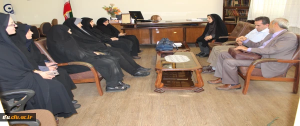 طی مراسمی از سرپرست نمونه شبانه روزی و مسئول روابط عمومی تجلیل به عمل آمد. 2