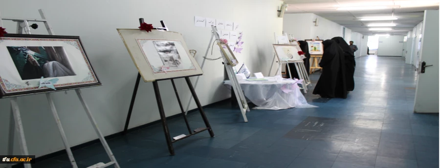 برپایی نمایشگاه آثار دانشجویان شرکت کننده در 28 مین جشنواره فرهنگی هنری دانشگاه فرهنگیان 2