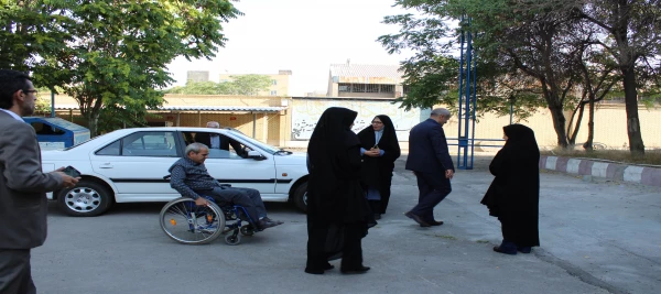 ریس شورای شهر تبریز به همراه مدیر کل آموزش و پرورش استان از پردیس فاطمه الزهرا(س) تبریز بازدید کردند. 2