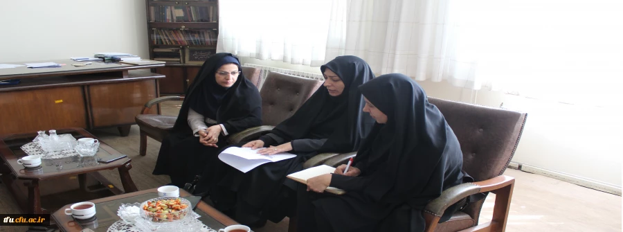 سرپرست پردیس فاطمه الزهرا(س) در جلسه با مدیر امور بانوان استانداری عنوان کرد:
برنامه ریزی دقیق روی قشر جوان معلم ریشه حل مسائل و مشکلات جامعه در بحث اعتقادی و دینی است 2