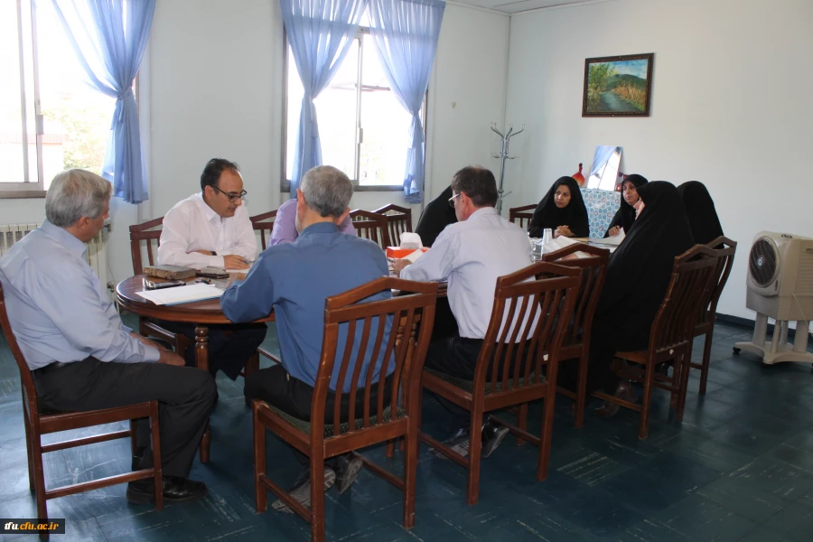 کمیته پژوهش پردیس فاطمه الزهرا(س) تشکیل جلسه داد