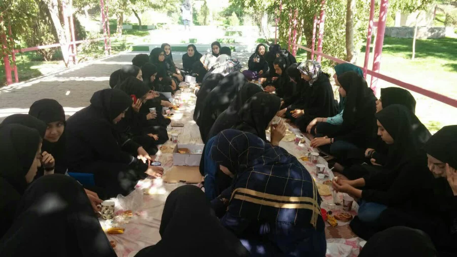 همایش پیاده روی با شعار ورزش و تندرستی با حضور دانشجویان پردیس فاطمه الزهرا(س) برگزار شد