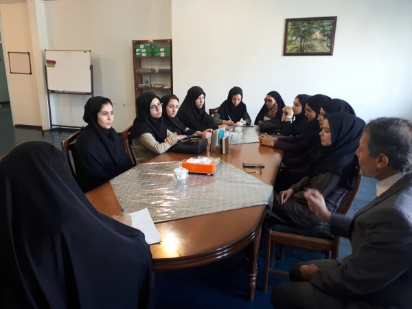 اولین جلسه نشریه علمی دانشجویی" تفکر ریاضی" پردیس فاطمه الزهرا(س) برگزار شد