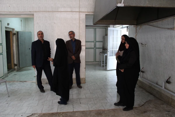 دکتر خدیوی مدیریت امور پردیس های استانی از خوابگاه شهید بهشتی پردیس فاطمه الزهرا(س) که در شرف تکمیل و افتتاح است بازدید کردند