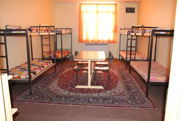 دکتر خدیوی مدیریت امور پردیس های استانی از خوابگاه شهید بهشتی پردیس فاطمه الزهرا(س) که در شرف تکمیل و افتتاح است بازدید کردند