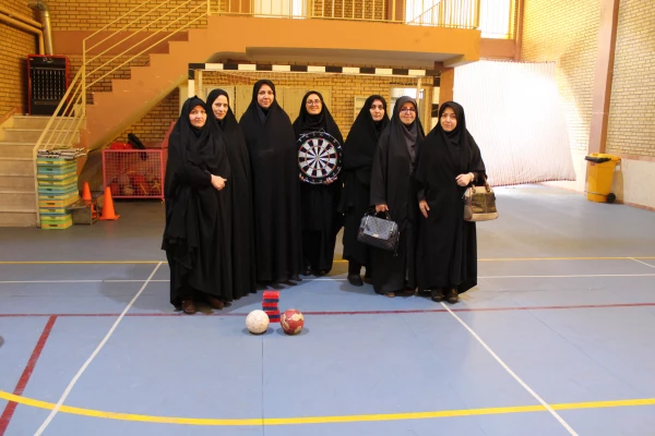 مسابقه ورزشی بین کارکنان خواهر و برادر پردیس برگزار شد.