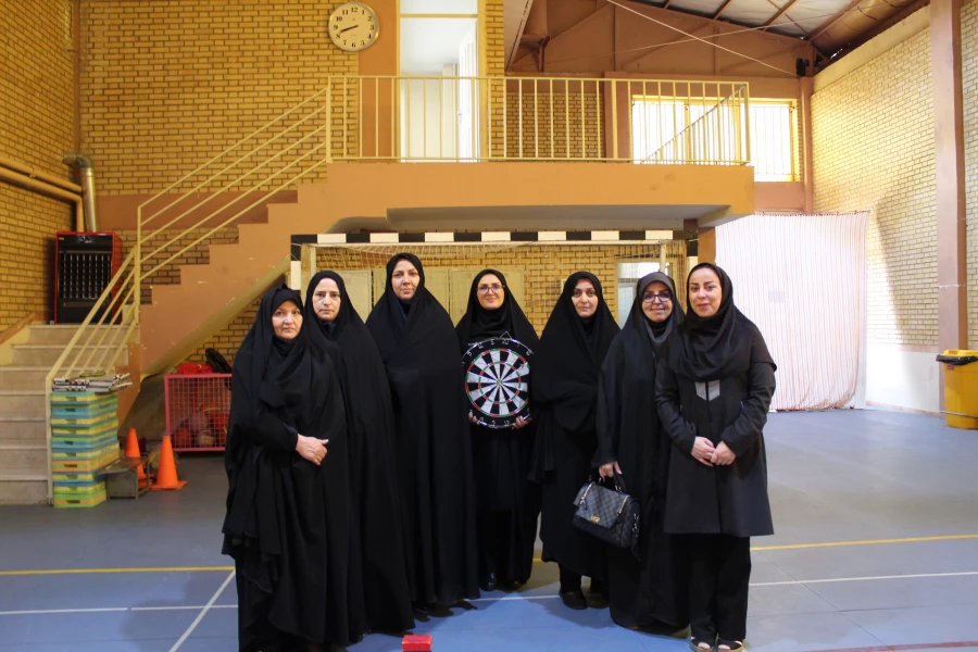 مسابقه ورزشی بین کارکنان خواهر و برادر پردیس برگزار شد.