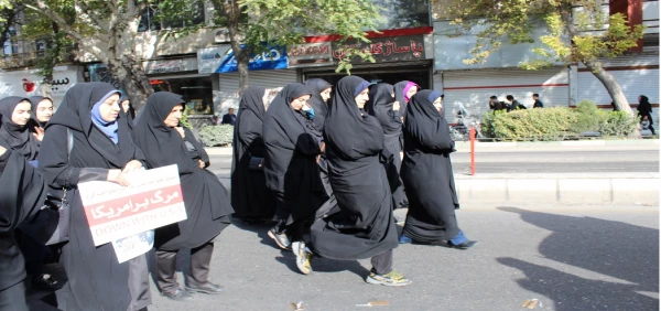 شرکت کارکنان، اساتید و دانشجویان پردیس فاطمه الزهرا(س) در راهپیمایی روز 13 آبان ‏ 2