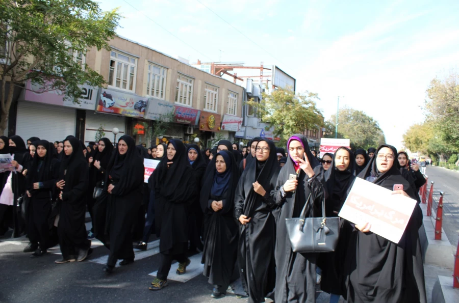 شرکت کارکنان، اساتید و دانشجویان پردیس فاطمه الزهرا(س) در راهپیمایی روز 13 آبان ‏