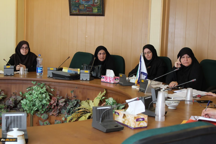 جلسه شورای پژوهشی پردیس فاطمه الزهرا(س) با حضور کلیه اعضاء برگزار شد