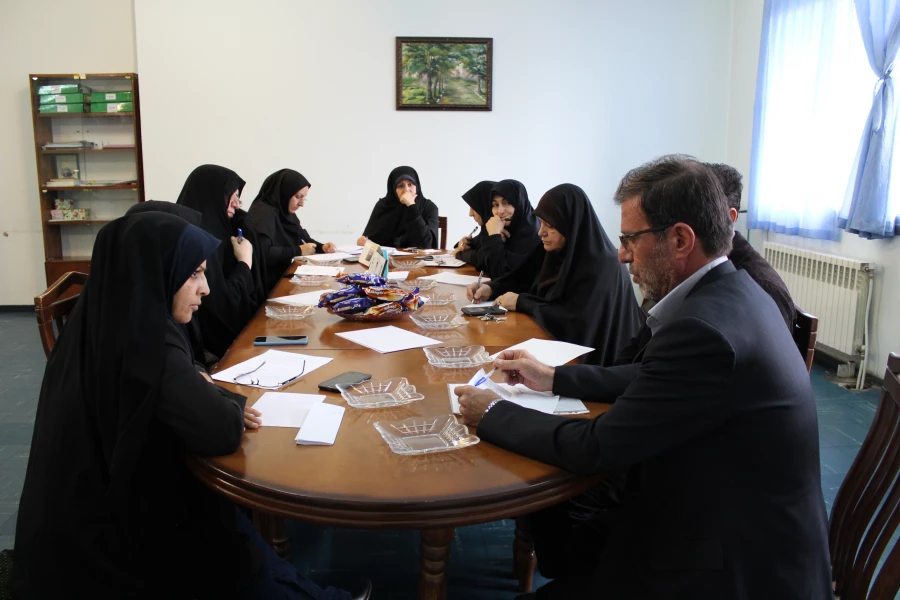 با حضور دکتر خدیوی مدیریت پردیس های استانی کمیته کارورزی تشکیل جلسه داد