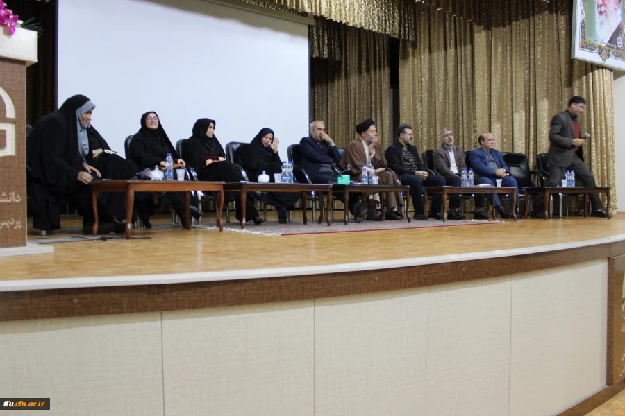 نشست صمیمانه پرسش و پاسخ مسئولین دانشگاه فرهنگیان استان آذربایجان شرقی با دانشجومعلمان