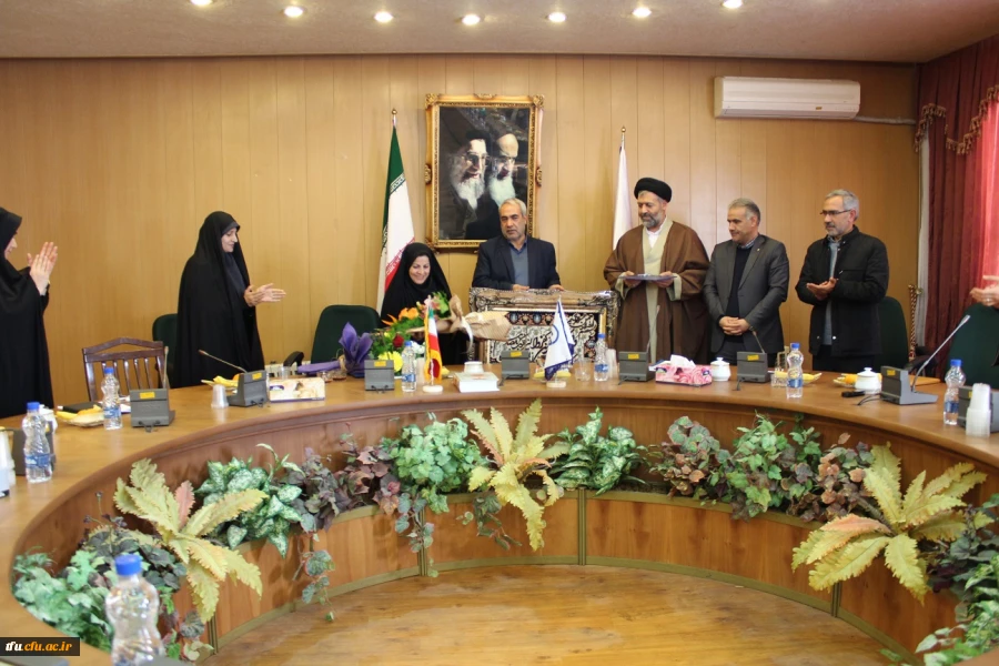 دکتر خدیوی در آیین تکریم و معارفه سرپرست پردیس فاطمه الزهرا(س) تبریز:
هر سازمانی برای پویایی و  ادامه حیات خود نیاز به تغییر دارد 2