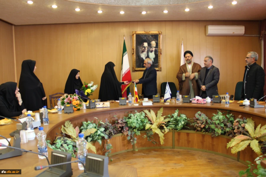 آیین تکریم و معارفه سرپرست پردیس فاطمه الزهرا(س) تبریز