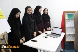 به مناسبت هفته پژوهش نمایشگاه دستاوردهای دانشجویی در زمینه فیزیک و ریاضی افتتاح شد