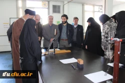 به مناسبت هفته پژوهش نمایشگاه دستاوردهای دانشجویی در زمینه فیزیک و ریاضی افتتاح شد