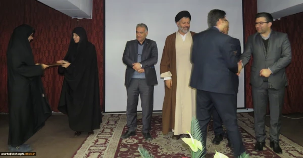 شرکت دانشجویان در مراسم هفته پژوهش