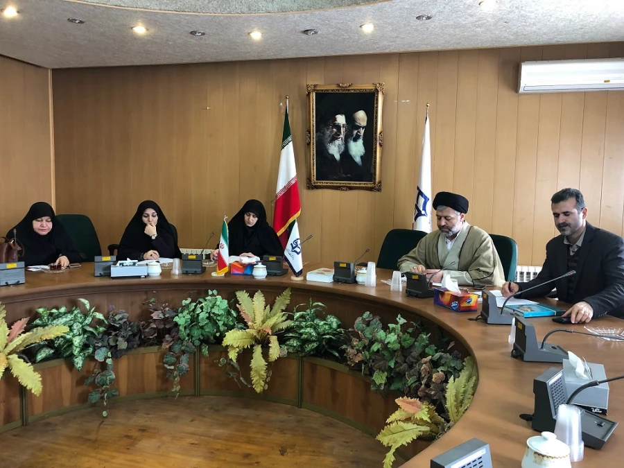 با همت واحد فرهگی اجتماعی برگزار شد:

جلسه شورای فرهنگی بهمن ماه 97 2