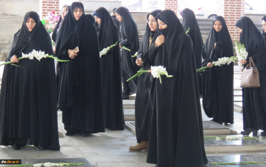 به مناسبت چهلمین سال انقلاب اسلامی و به همت واحد فرهنگی برگزار شد:

آیین غبارروبی مزار شهدا وادی رحمت تبریز 2