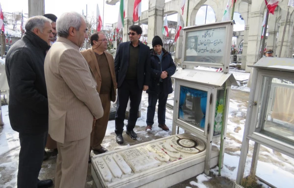 به مناسبت چهلمین سال انقلاب اسلامی و به همت واحد فرهنگی برگزار شد:

آیین غبارروبی مزار شهدا وادی رحمت تبریز 2