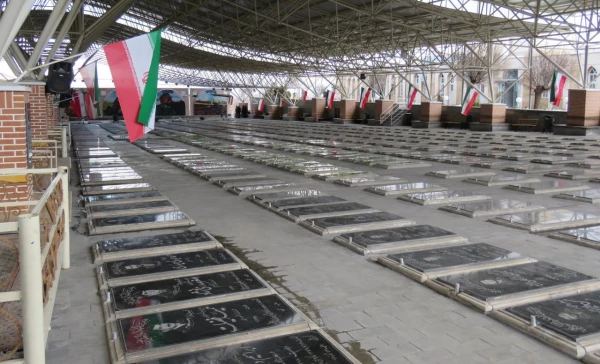 به مناسبت چهلمین سال انقلاب اسلامی و به همت واحد فرهنگی برگزار شد:

آیین غبارروبی مزار شهدا وادی رحمت تبریز 2