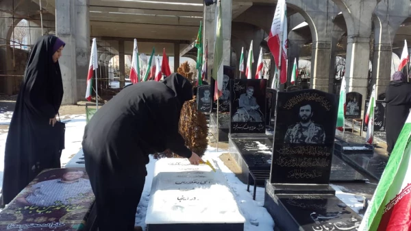 به مناسبت چهلمین سال انقلاب اسلامی و به همت واحد فرهنگی برگزار شد:

آیین غبارروبی مزار شهدا وادی رحمت تبریز 3