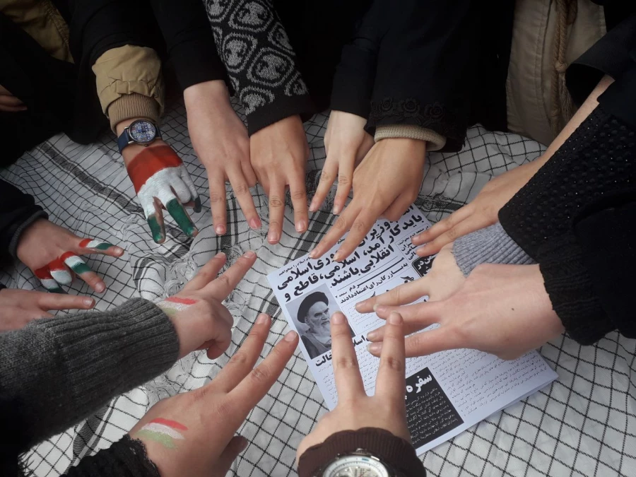 شرکت گسترده مسئولین، اساتید و کارکنان دانشگاه فرهنگیان استان آذربایجان شرقی در راهپیمایی 22 بهمن سال 97 9