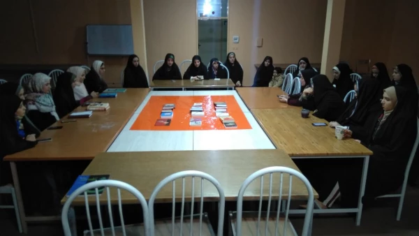 به همت واحد پژوهش برگزار شد:

کافه کتاب  2