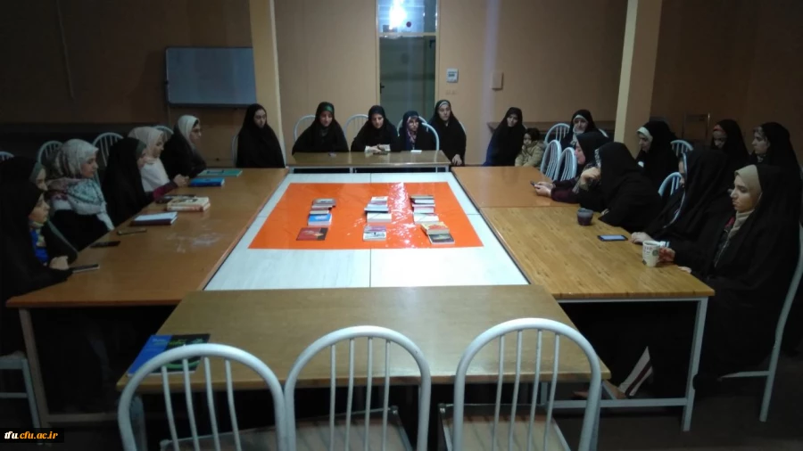 به همت واحد پژوهش برگزار شد:

کافه کتاب  2