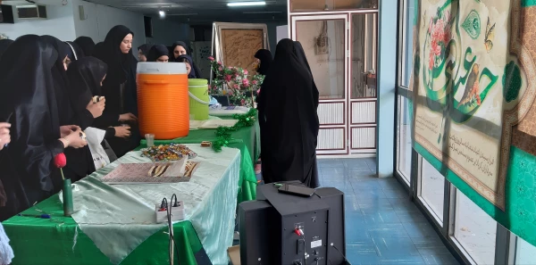 برپایی ایستگاه صلواتی به همت کانون مهدویت وبا همکاری هیئت فاطمیون پردیس فاطمه الزهرا(س)
 4