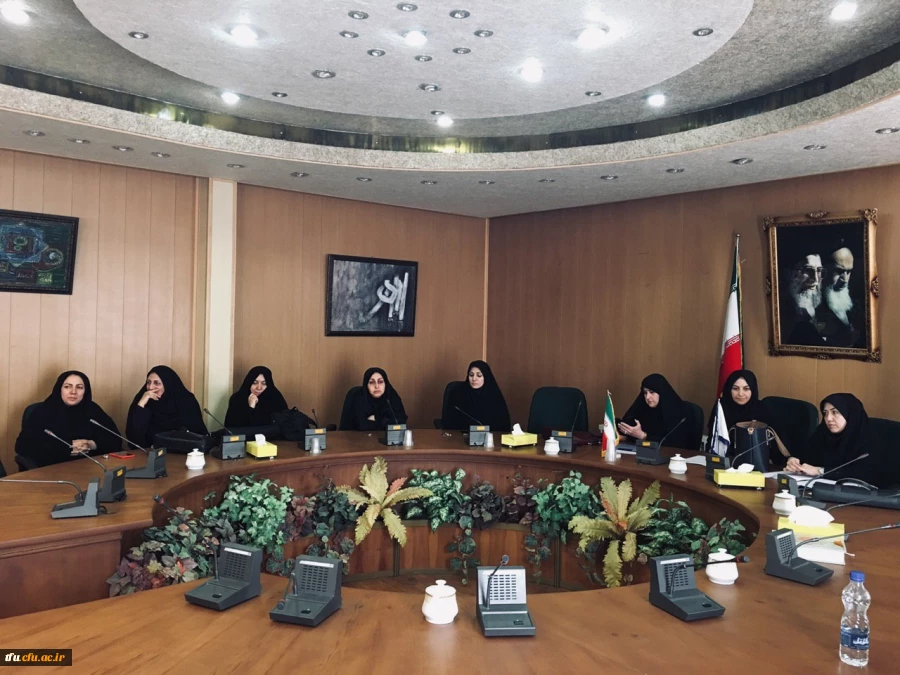 واحد پژوهش پردیس فاطمه الزهرا(س)تبریز برگزار کرد: 

نشست ادبی گرامیداشت روز بزرگداشت عطار نیشابوری 2