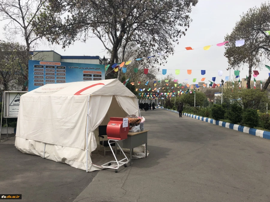 به همت  هلال احمر انجام شد؛

برپایی چادر هلال احمر برای جمع آوری کمک های مردمی به منظور ارسال به مناطق سیل زده کشور 2